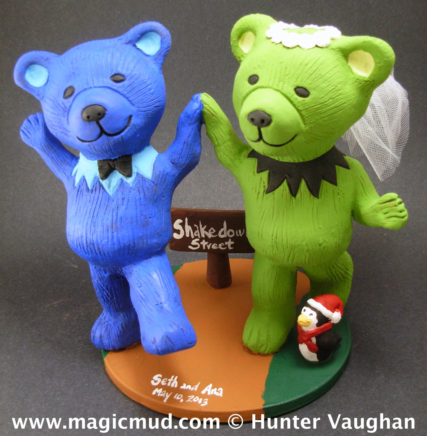 Rock and Roll Bears Wedding Cake Topper , Custom Made Dancing Bears Wedding Cake Topper, Hippie Bear Wedding Cake Topper - iWeddingCakeToppers