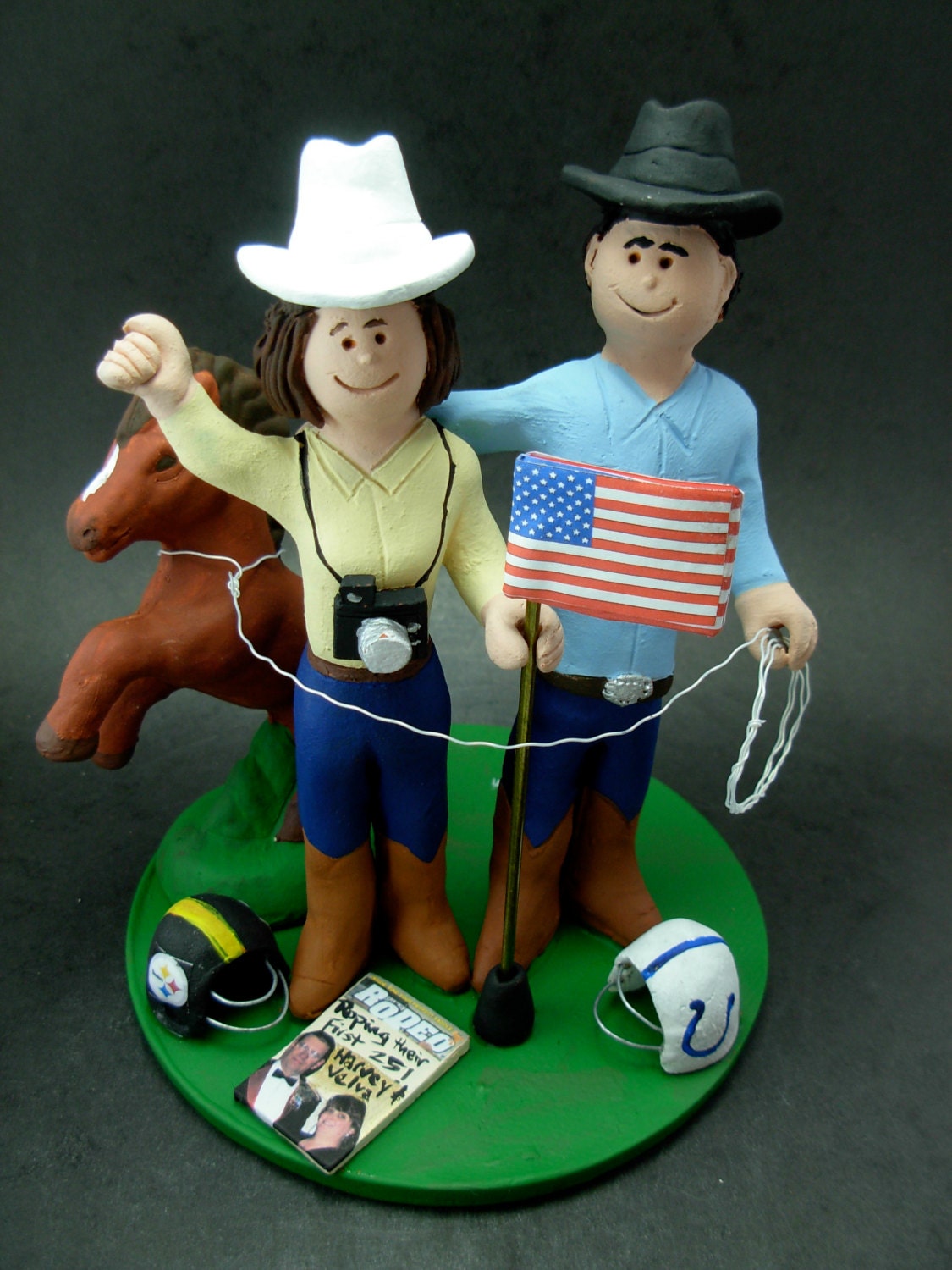 Horseback Riders / Equestrian Wedding Cake Topper, Bride and Groom on Horseback Wedding Cake Topper, Race Horse Wedding Cake Topper