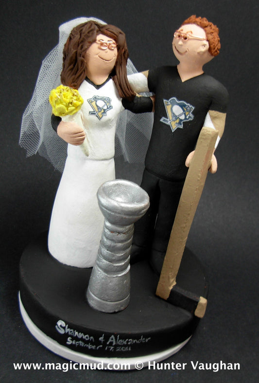 Pittsburg Penguins Hockey Wedding Cake Topper, Pittsburg Penguins Wedding Anniversary Gift, Wedding Statue for Hockey Bride and Groom