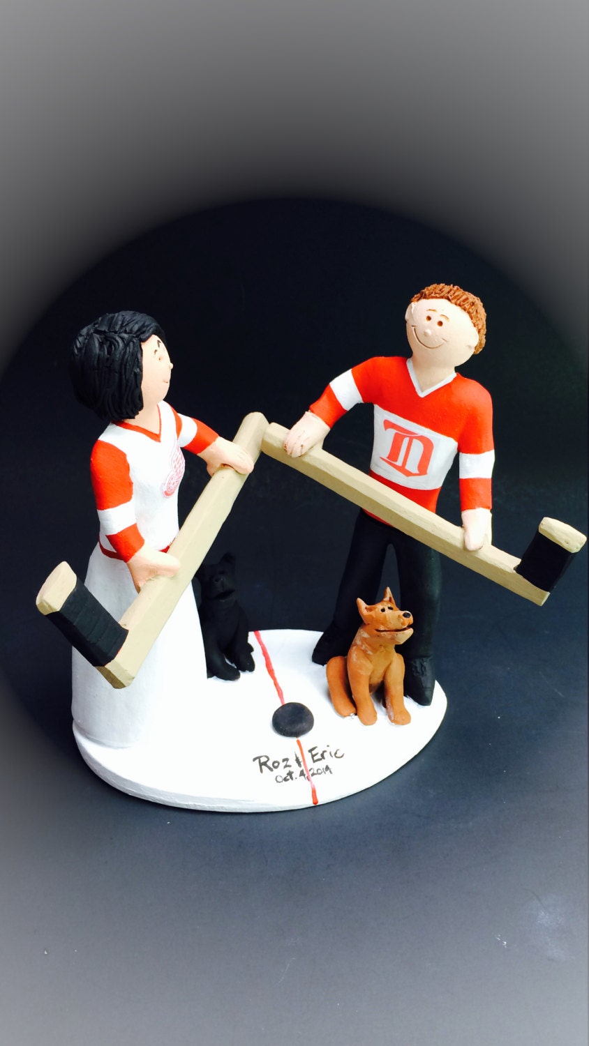 Detroit Red Wings Hockey Wedding Cake Topper - NHL Hockey Wedding Cake Topper, Hockey Bride Wedding Cake Topper
