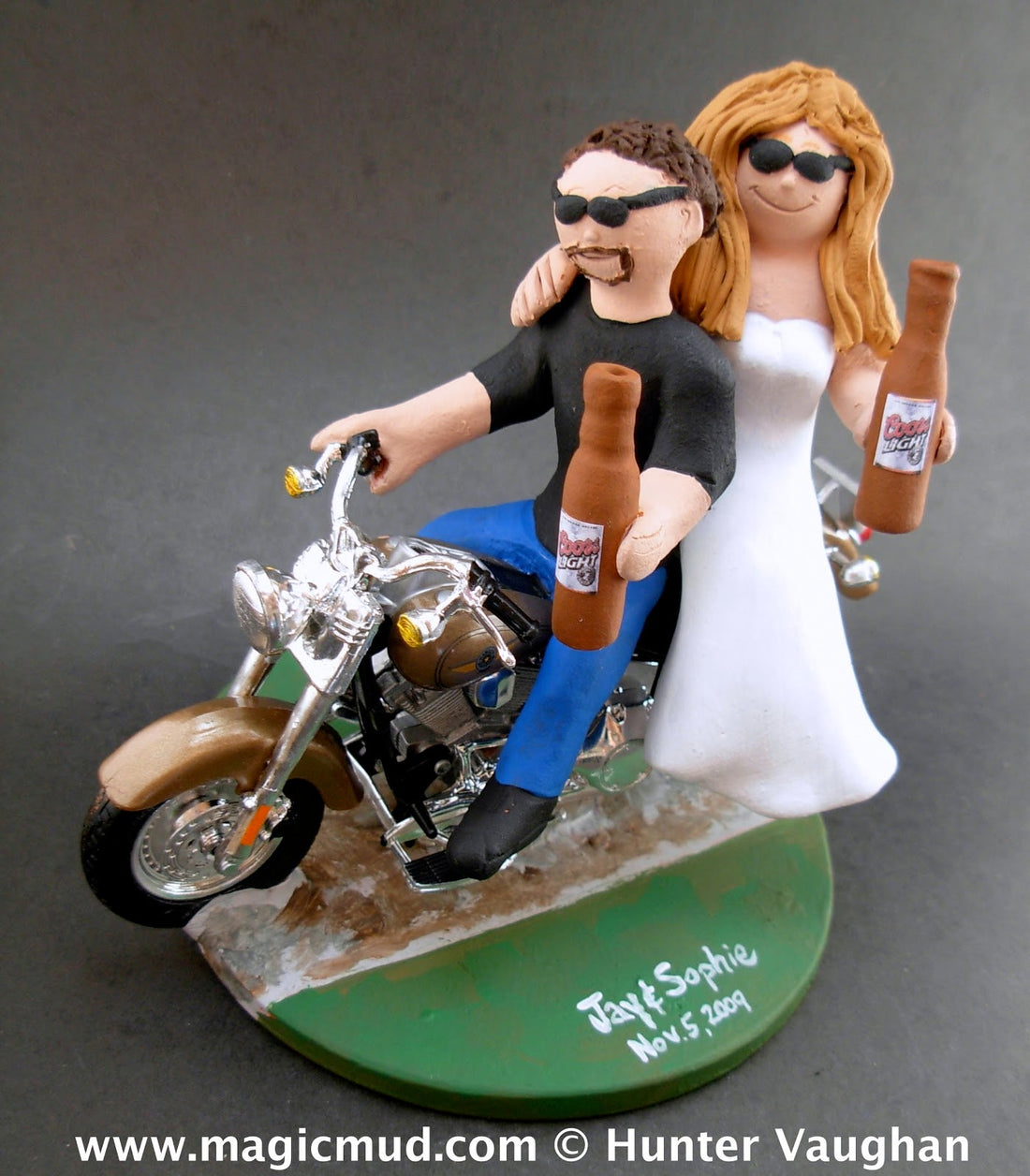 VIDEO - Harley Davidson Motorcycle Wedding Cake Topper