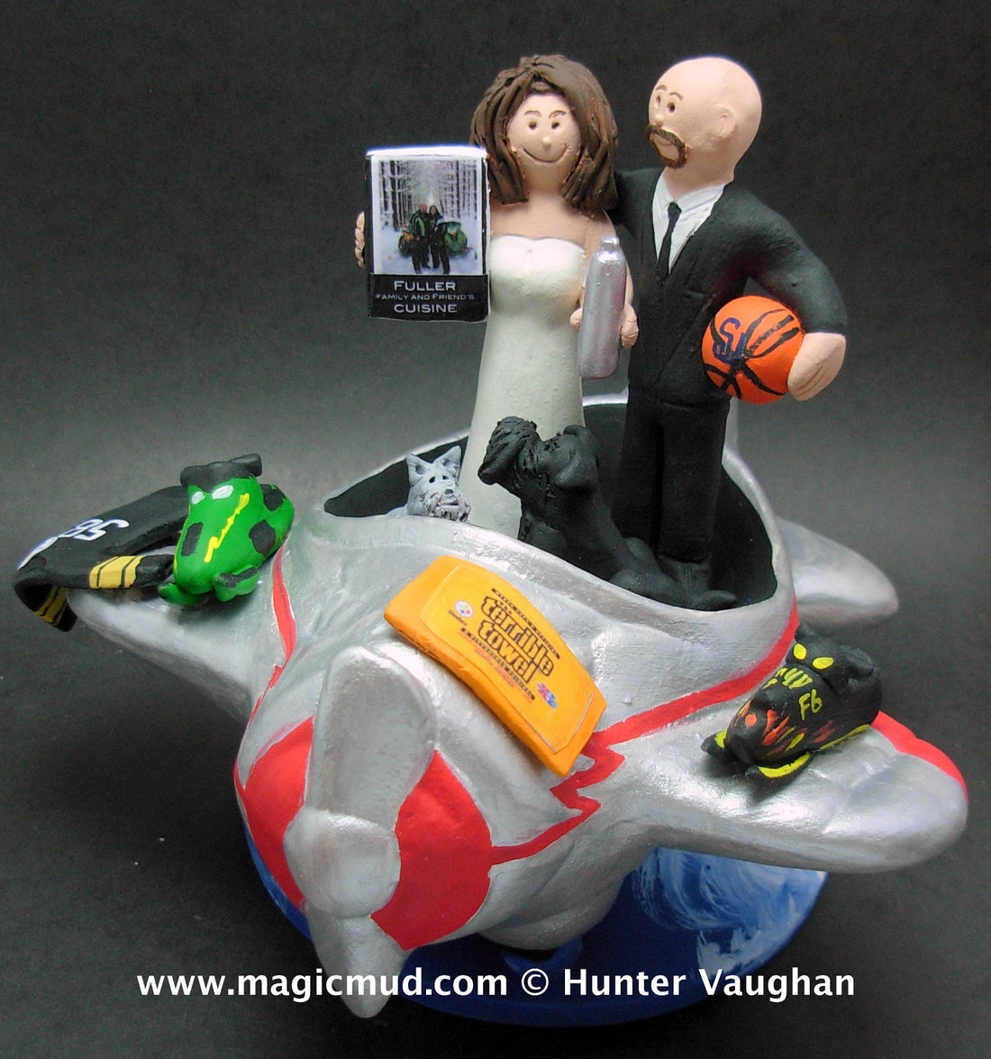 VIDEO - Airplane Pilot's Wedding Cake Toppers