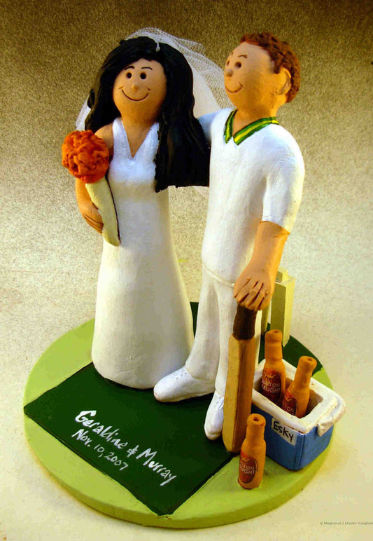 Cricket Players Wedding Cake Topper, Bride and Groom Cricket Players Wedding Cake Topper, Cricket Playing Wedding Cake Topper - iWeddingCakeToppers