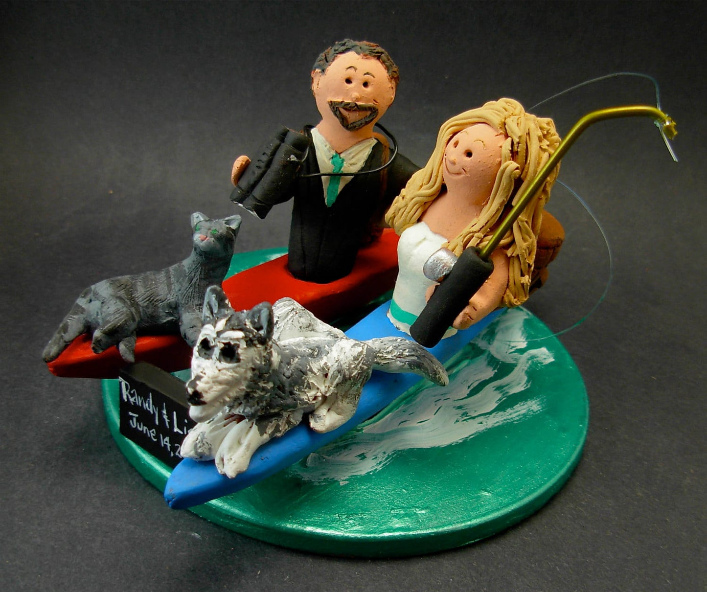 Bride and Groom in a Kayak Wedding Cake Topper, Canoeing Wedding Cake Topper, Kayakers Wedding Cake Topper, Kayaking Wedding CakeTopper
