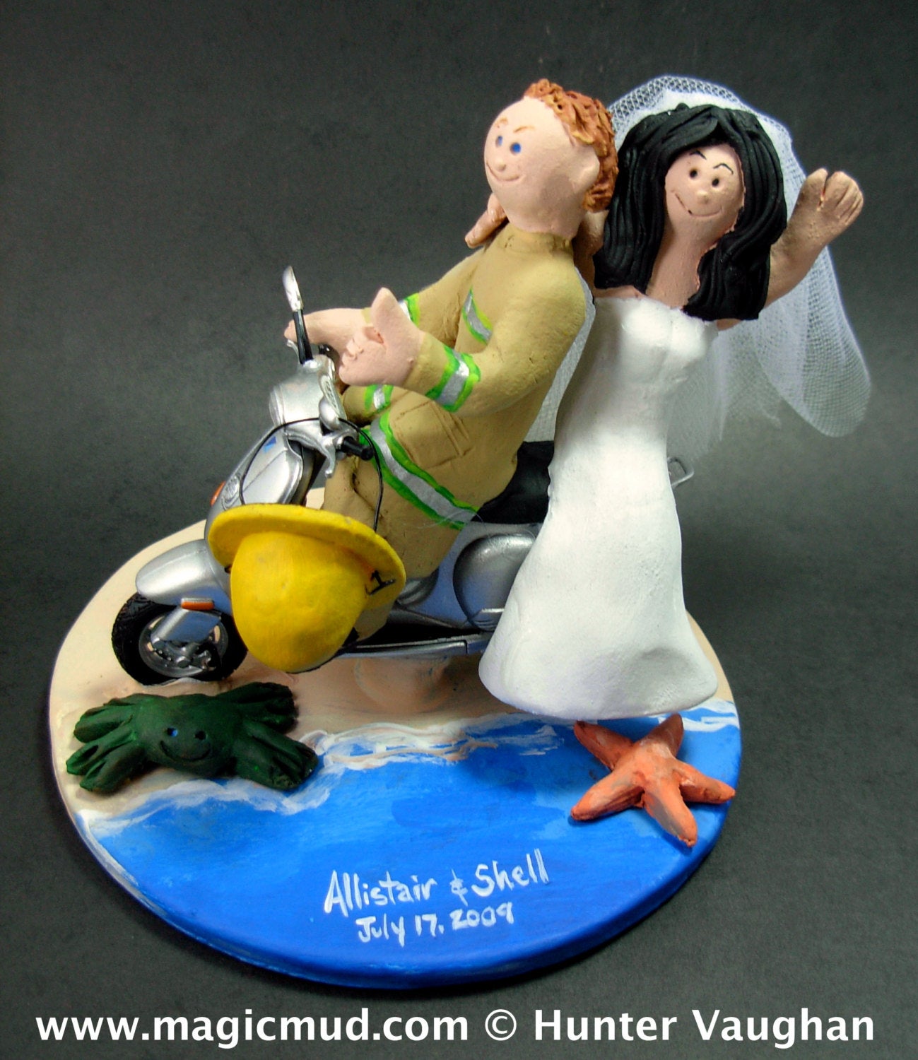 Bride and Groom on a Scooter Wedding Cake Topper, Vespa Wedding Cake Topper, Bride and Groom on Vespa Scooter Wedding Cake Topper - iWeddingCakeToppers