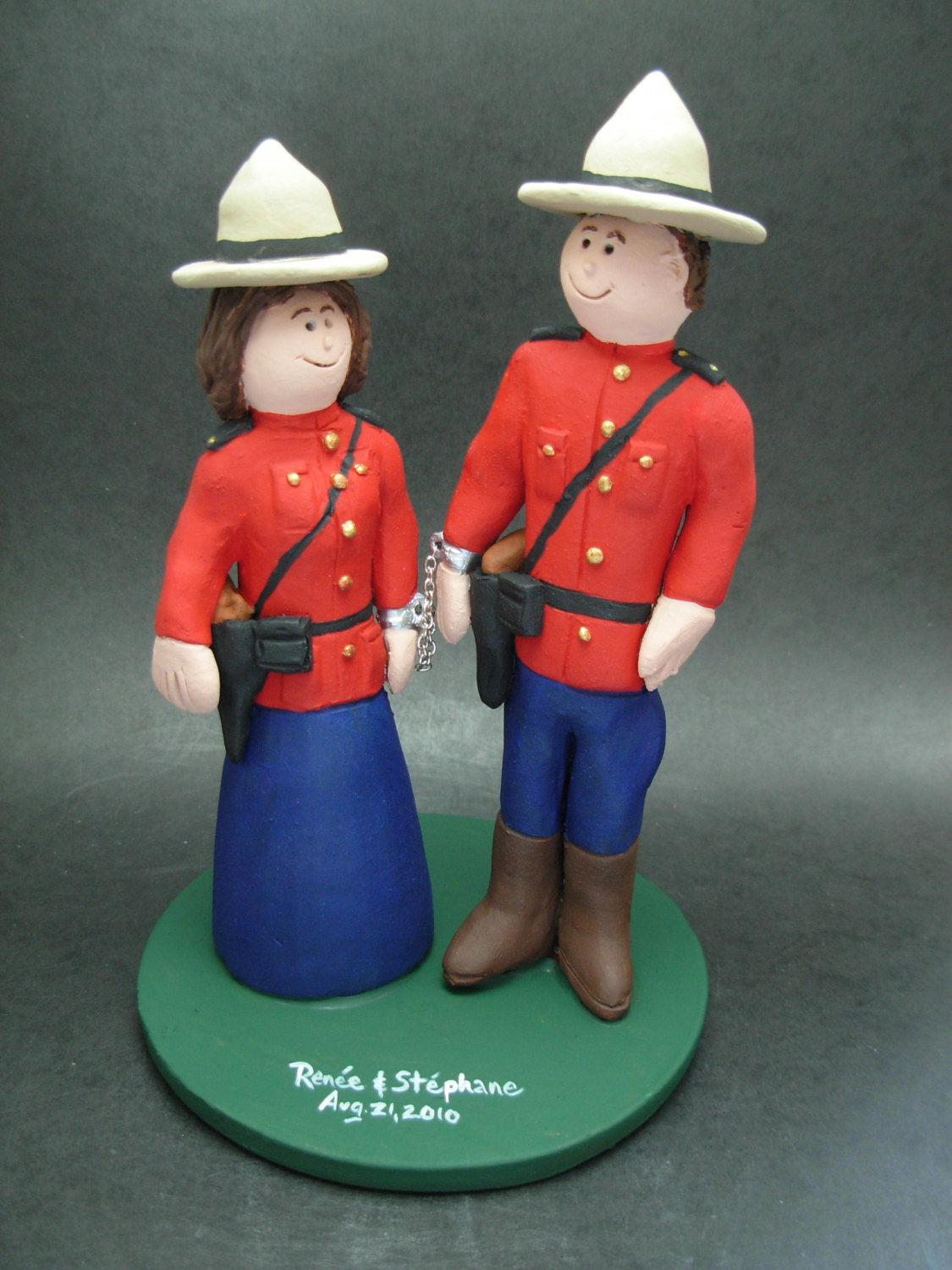 RCMP Mountie's Wedding Cake Topper, Police Uniform Wedding Cake Topper, Cake Topper for RCMP Wedding, Red Serge Uniform Wedding Caketopper - iWeddingCakeToppers