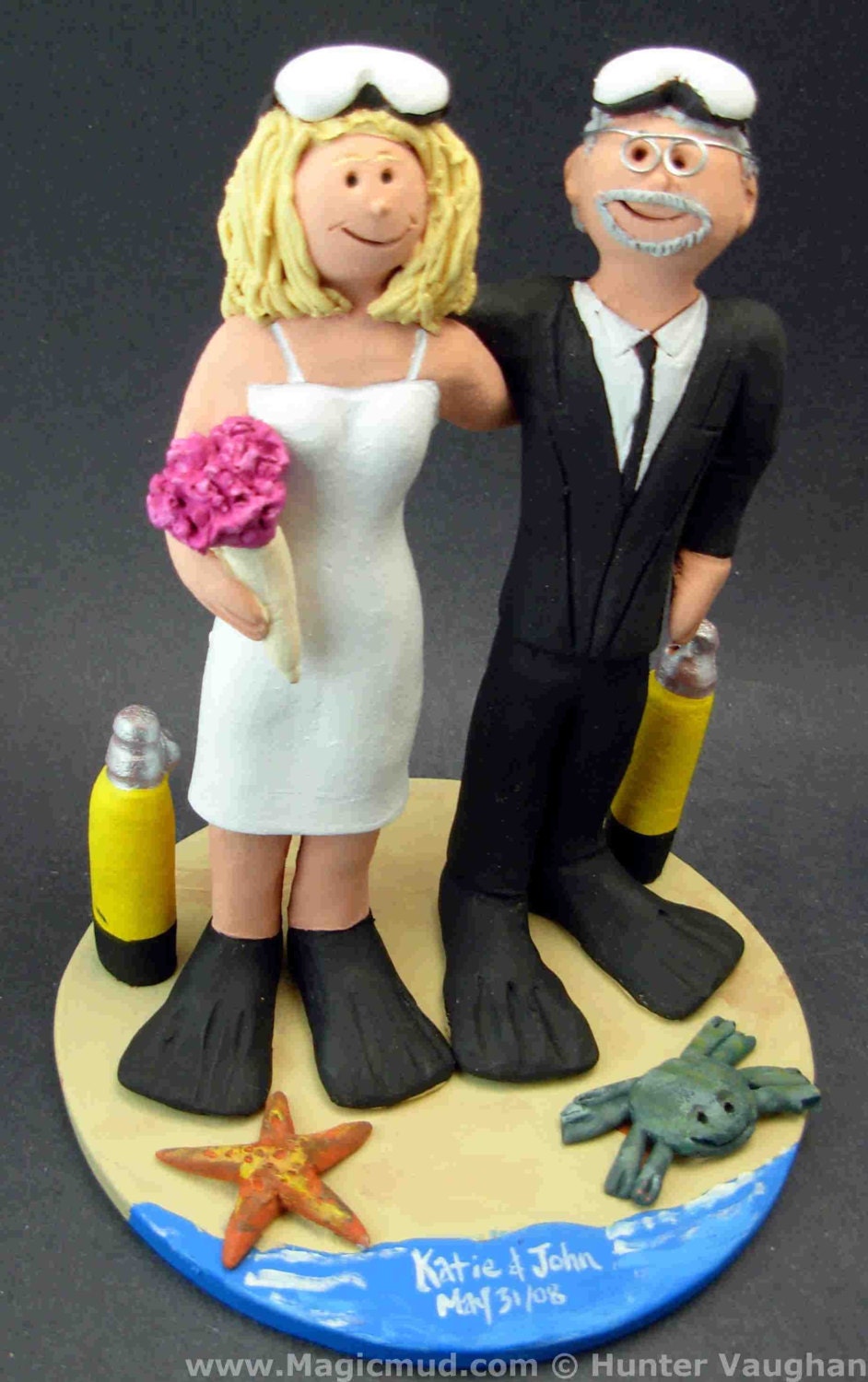 Scuba Wedding Cake Topper, Skin Diver's Wedding Cake Topper, Diving WetSuits Wedding Cake Topper, Scuba Diving Bride and Groom Cake Topper