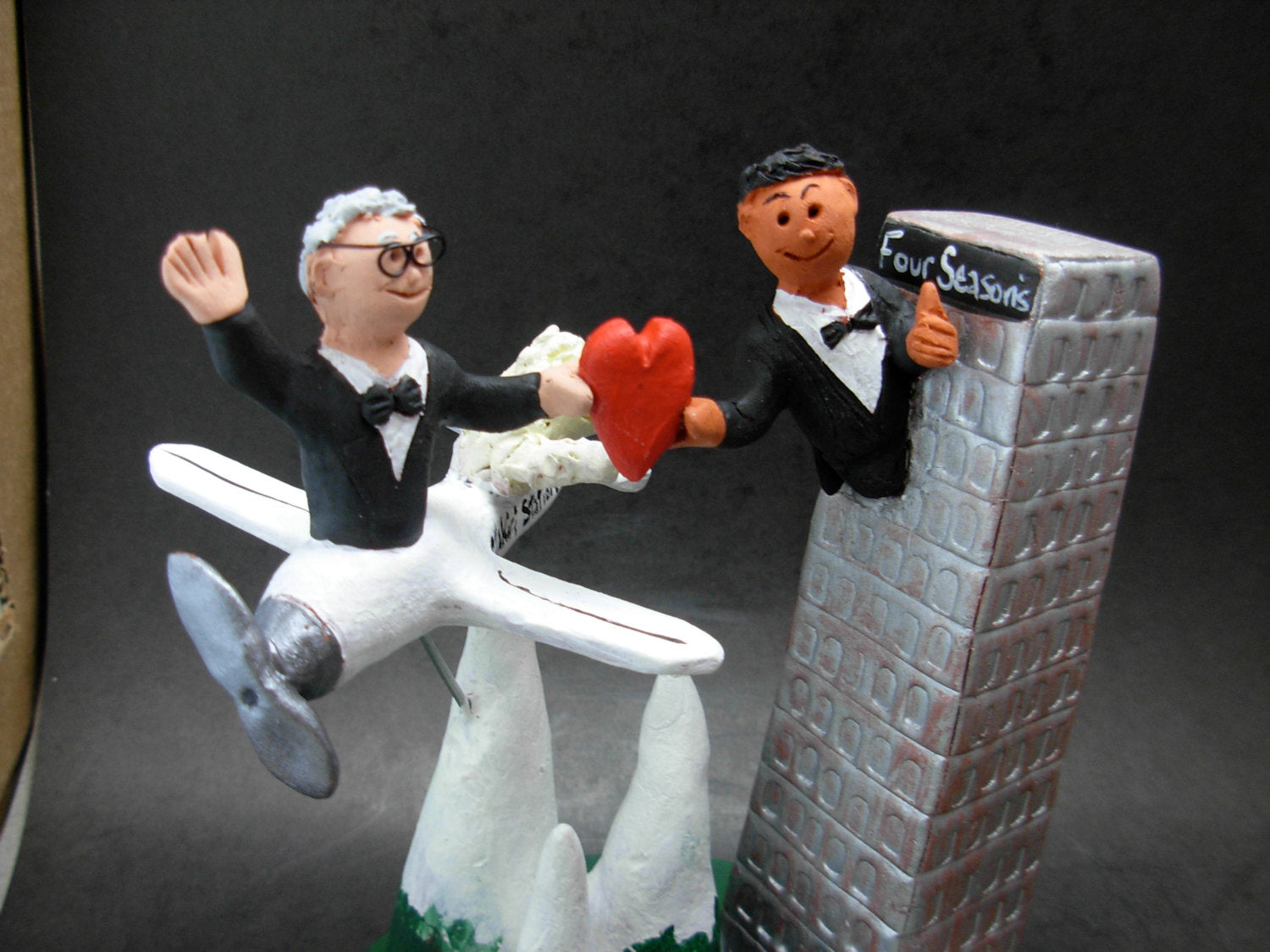 Gay Marriage Wedding Cake Topper, Gay Wedding Cake Topper, Caketopper for 2 Men, Two Grooms Caketopper, Gays Hawaiian Wedding Cake Topper - iWeddingCakeToppers