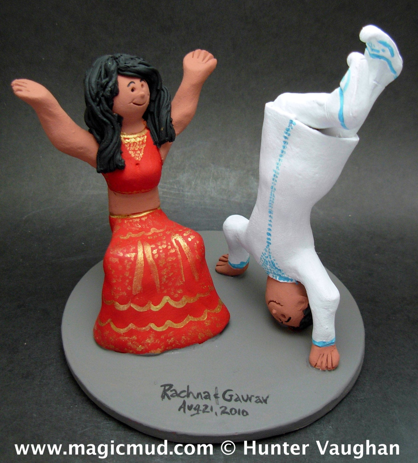 Bhanghra Hip Hop Dancers Wedding Cake Topper, HipHop Wedding Cake Topper, Bride in Sari Wedding CakeTopper, Dancing Groom Wedding CakeTopper - iWeddingCakeToppers