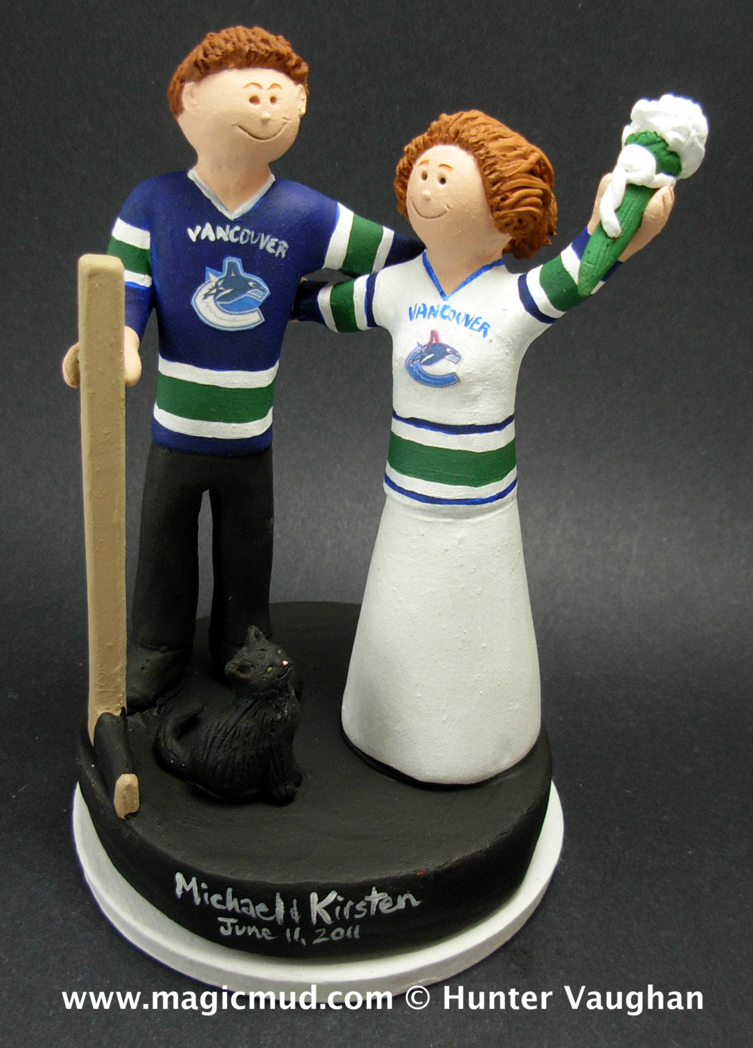 Vancouver Canucks Hockey Wedding Cake Topper, Hockey Bride and Groom Wedding Anniversary Gift / Cake Topper, Stanley Cup Wedding CakeTopper - iWeddingCakeToppers