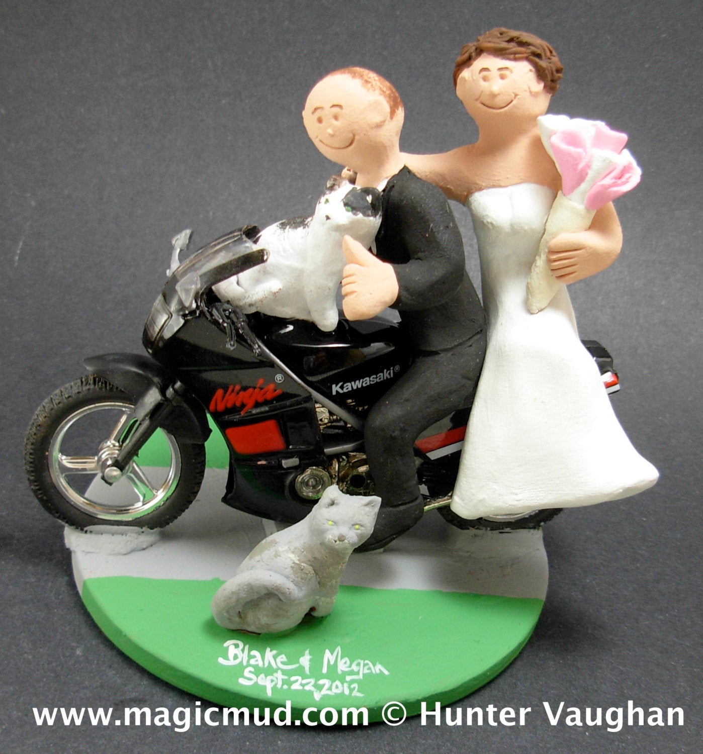 Bride and Groom on Sportbike Motorcycle Wedding Cake Topper, Motorcycle Wedding Cake Topper, Motorcycle Riders Wedding Cake Topper - iWeddingCakeToppers