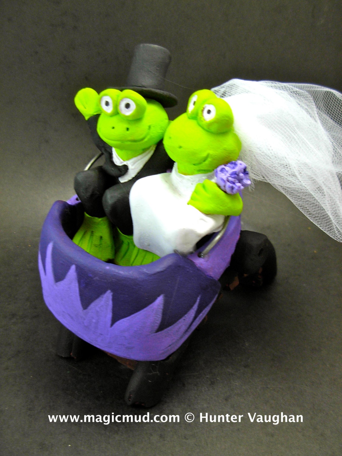 Frogs in Roller Coaster Wedding Cake Topper, Top Hat Frog Groom Wedding Cake Topper,Wedding Cake Topper, roller coaster Wedding Cake Topper
