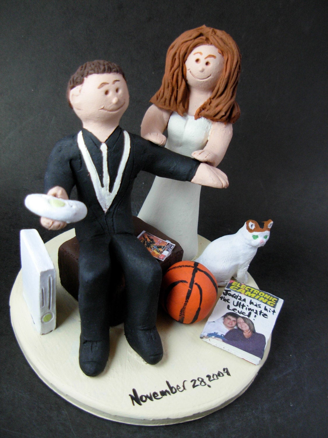 Video Gamer Groom and Shopaholic Fashionista Bride Wedding Cake Topper - Playstation Wedding Cake Topper, Gamers Wedding Cake Topper - iWeddingCakeToppers