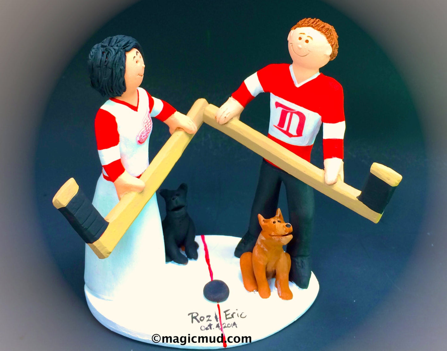 Detroit Red Wings Hockey Wedding Cake Topper - NHL Hockey Wedding Cake Topper, Hockey Bride Wedding Cake Topper